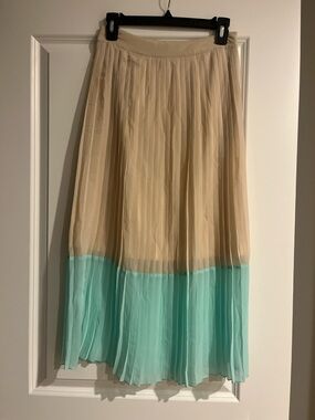Forever 21 Two-Tone Pleated Midi Skirt in Beige and Mint